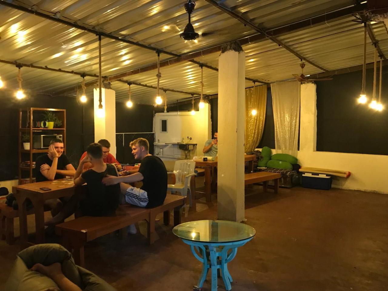Aerostel - Backpacker'S Hostel In Goa กาลังกูติ ภายนอก รูปภาพ